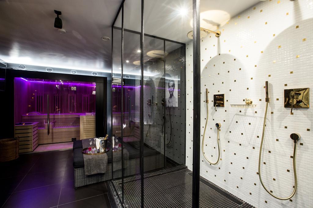 chambre avec jacuzzi sauna privatif Bruxelles Exterior foto